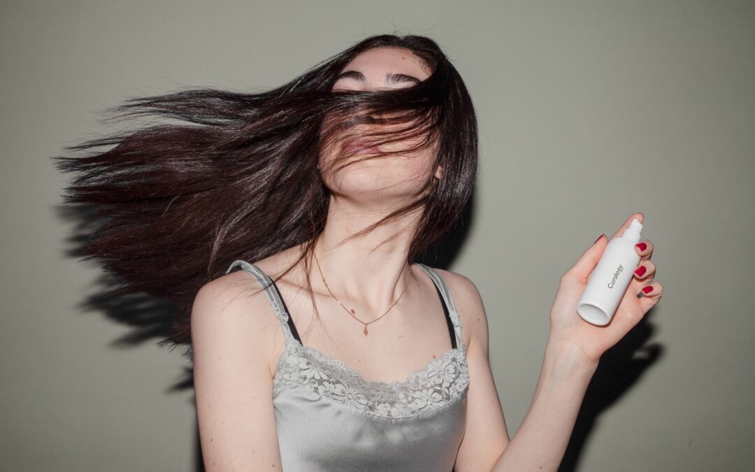 Huile de ricin pour cheveux : comment cette huile miracle aide vos cheveux ?
