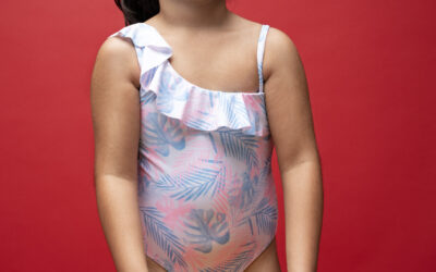 Maillot anti-UV enfant : associer confort, protection solaire et liberté de mouvement