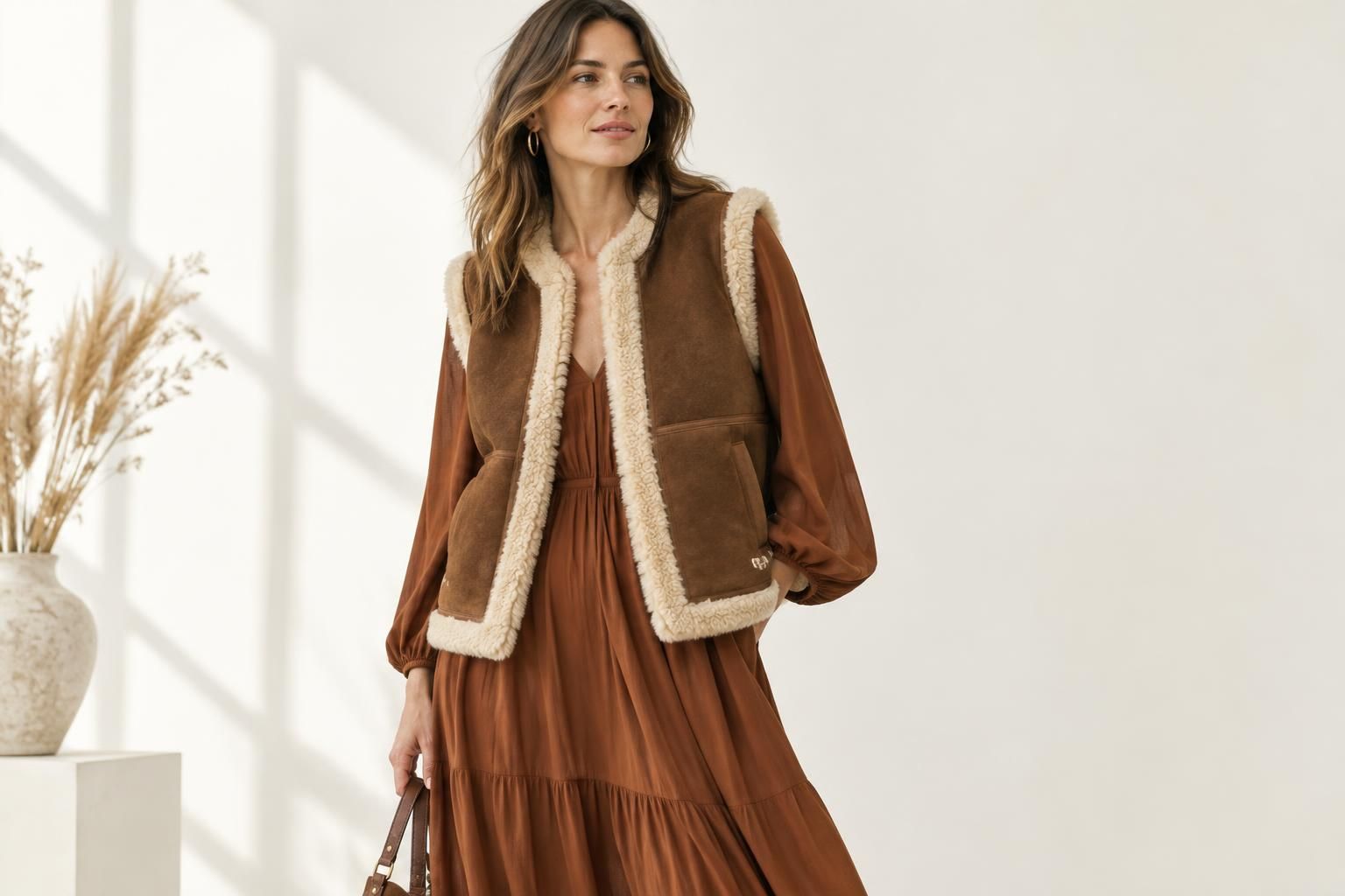 le gilet sans manches est-il une tendance facile à adopter ou une pièce difficile à porter ? découvrez comment le choisir et l’associer avec style.